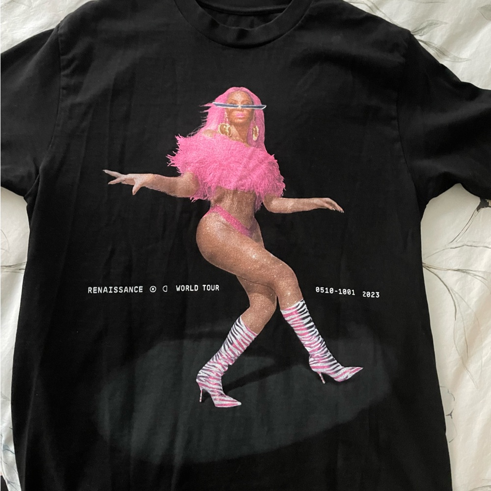 Beyoncé Renaissance Tour T-shirt size M